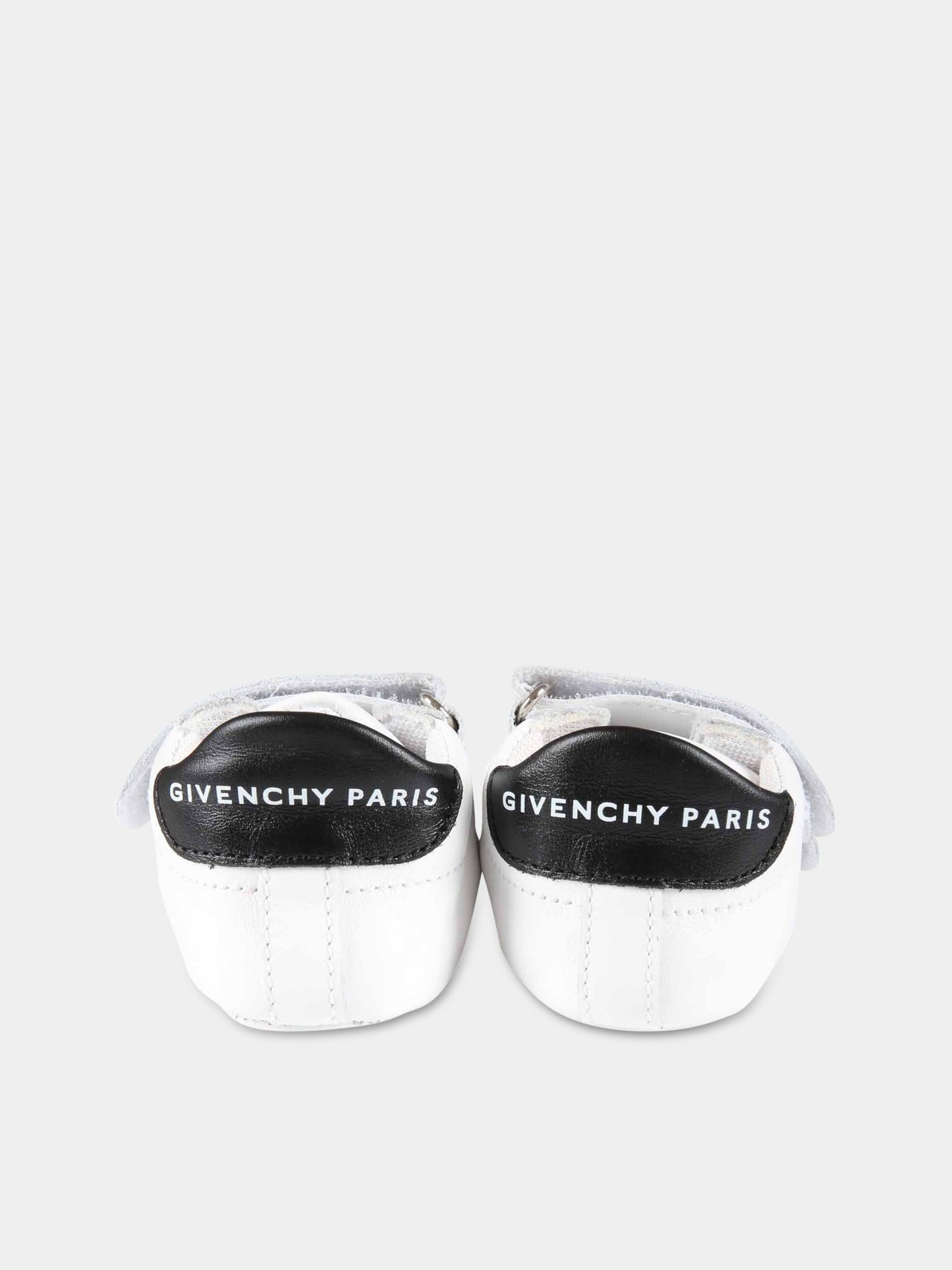 Scarpe bianche da culla per neonato con logo nero,Givenchy Kids,H99035 10B